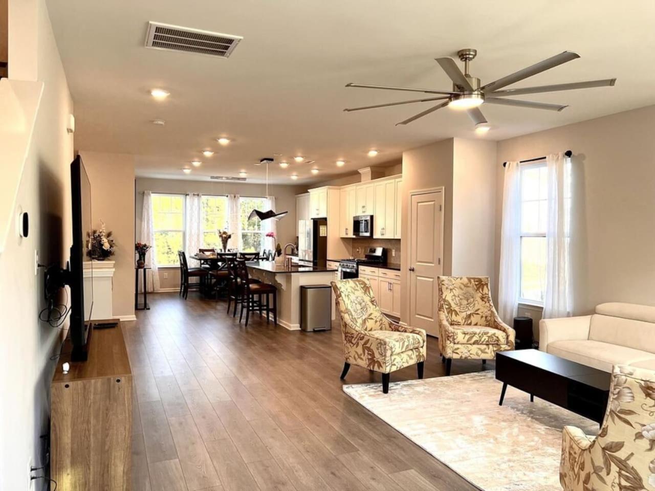 The Villas Buckingham 10 Mins To Rdu Airport Duke Downtown Durham Exterior photo
