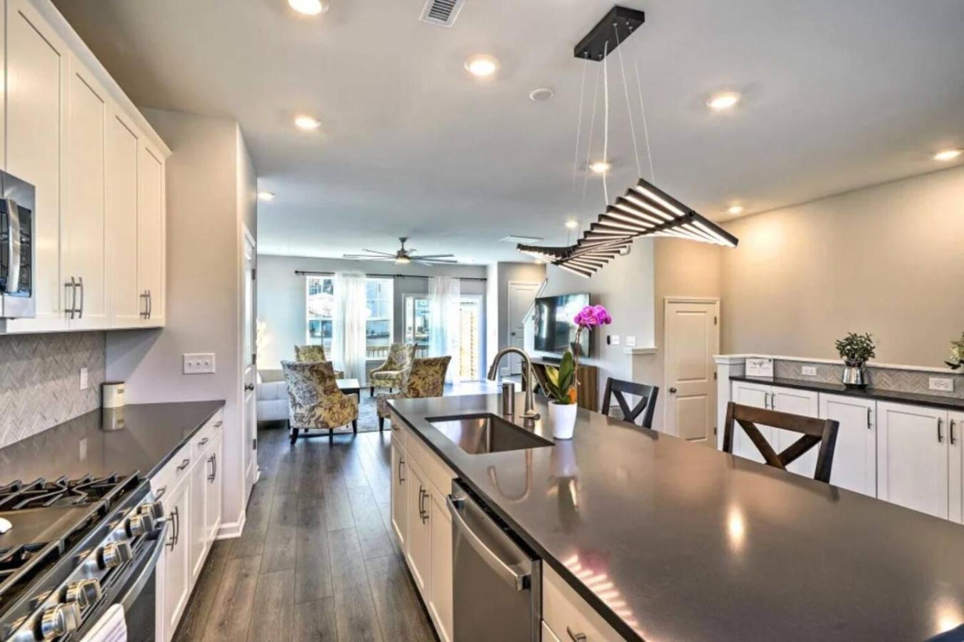 The Villas Buckingham 10 Mins To Rdu Airport Duke Downtown Durham Exterior photo