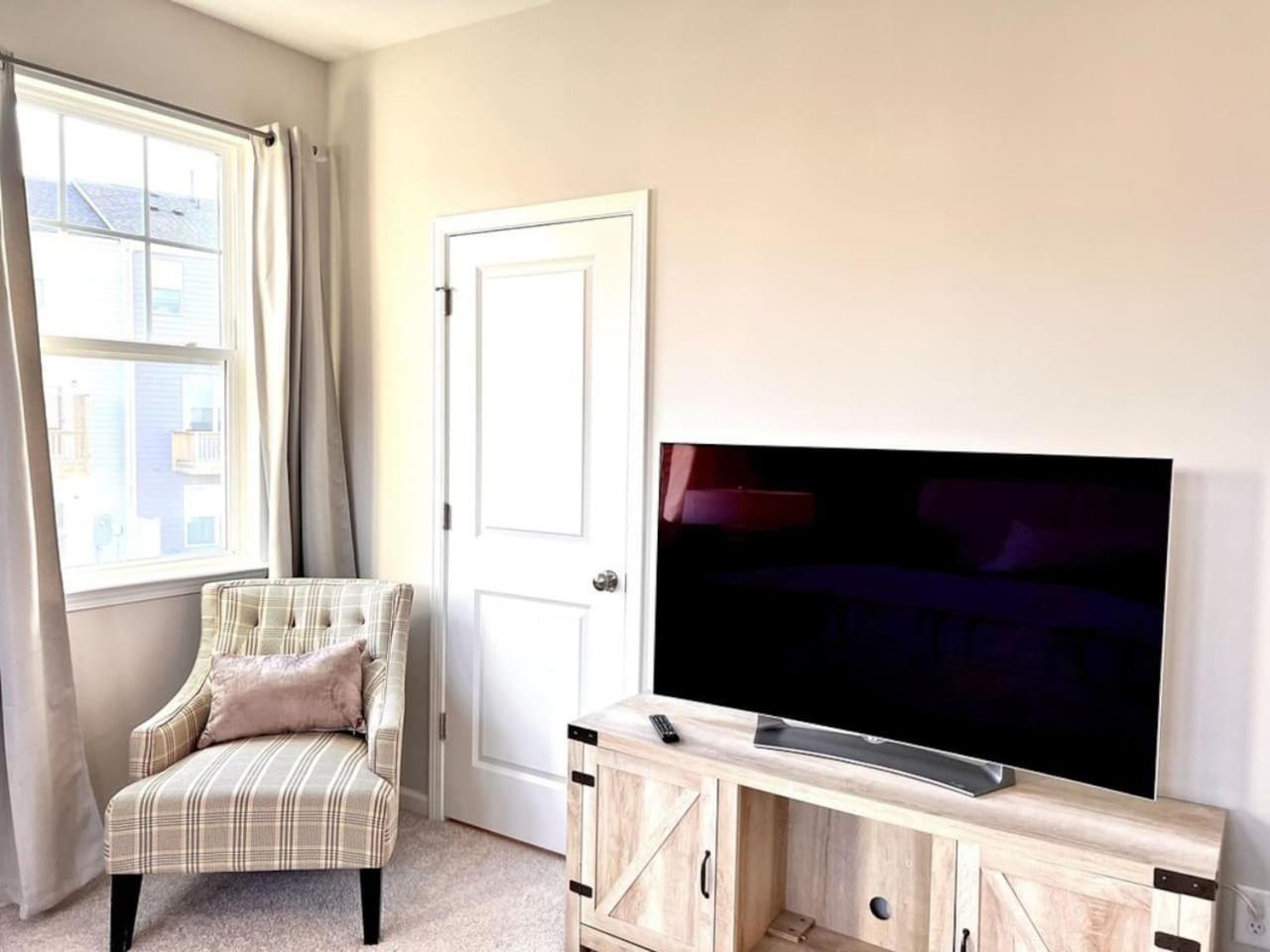 The Villas Buckingham 10 Mins To Rdu Airport Duke Downtown Durham Exterior photo