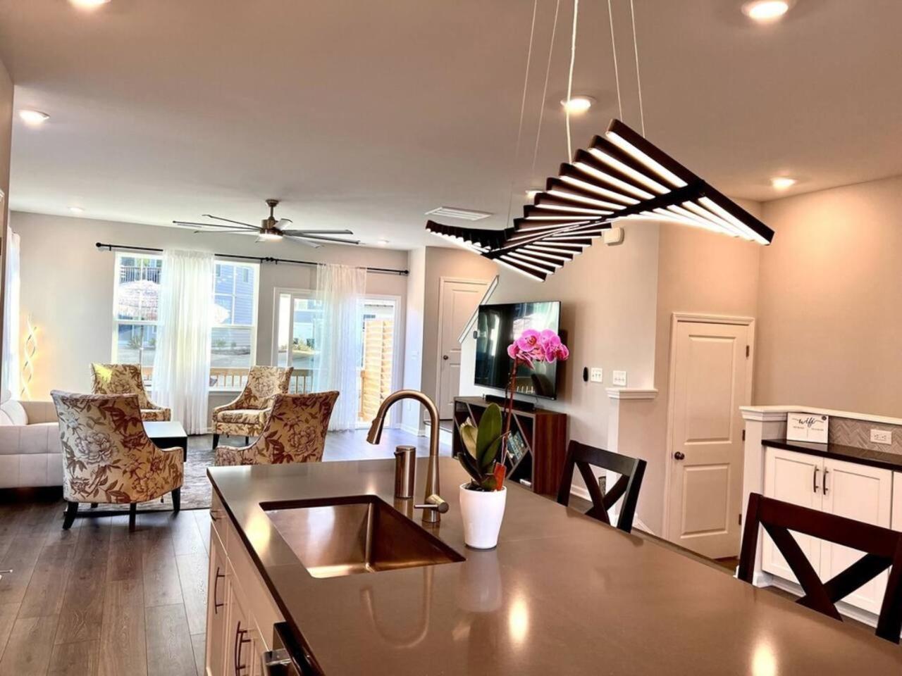 The Villas Buckingham 10 Mins To Rdu Airport Duke Downtown Durham Exterior photo